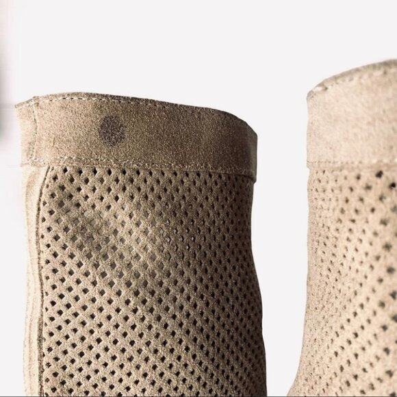 ITALIAN SOFT SUEDE BLOCK BOOTIES MADE IN ITALY - Picture 15 of 16